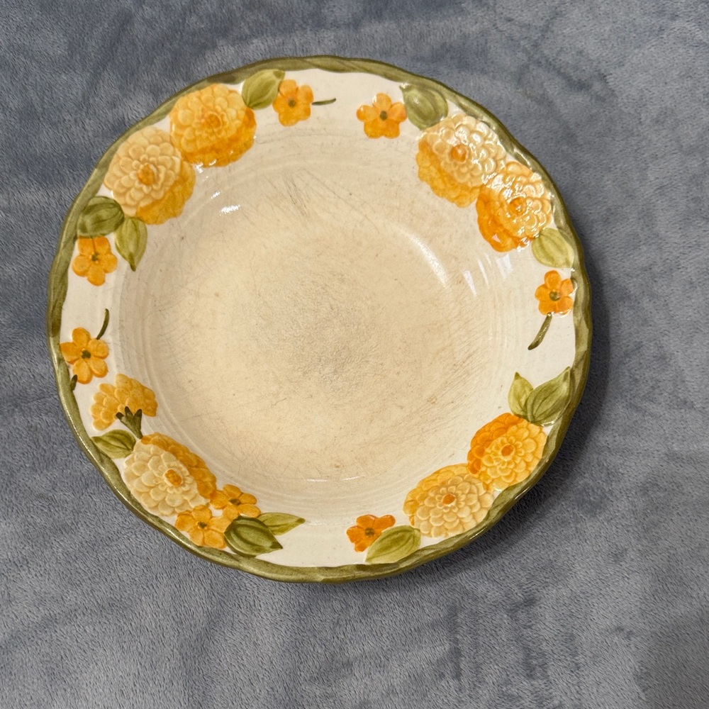 Vintage Metlox Poppytrail‎ Sculpted Zinnia Rim Soup Bowl 8.5” 1960s Mid Century